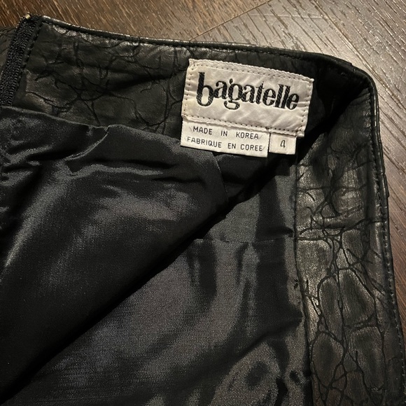 Vintage Designer Leather/ Snake Skin Print Black Midi Skirt Size 4 - Picture 9 of 10